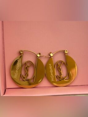 Gold tone fashion inspired earrings, gold tone stainless steel, NEW